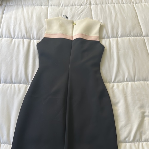 Women’s Tommy Hilfiger dress size 4 - Picture 4 of 5